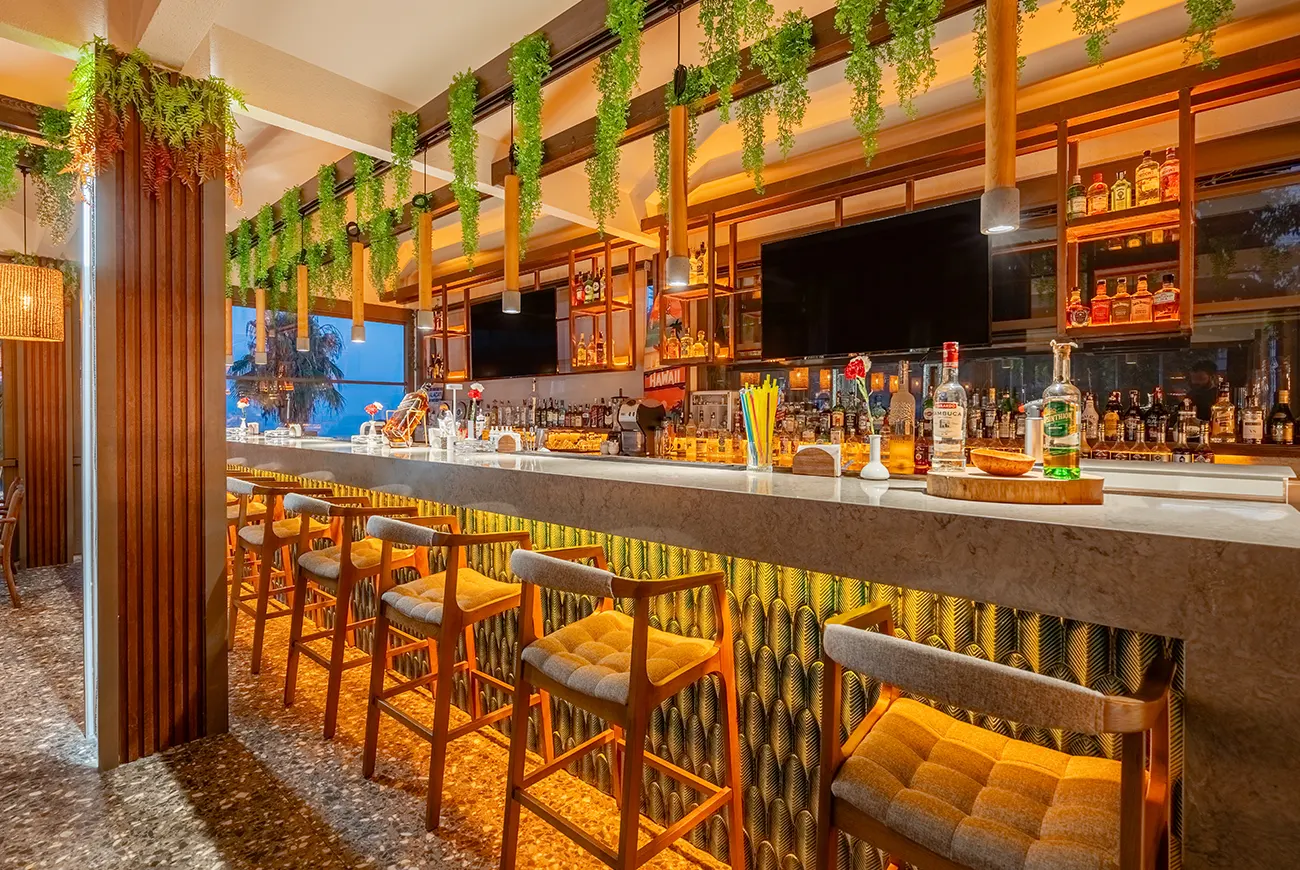 Lounge Bar Ala Carte Restaurant