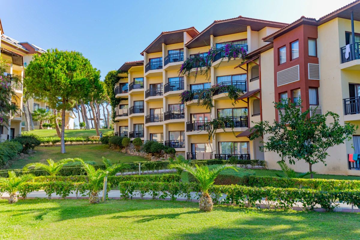 JUSTINIANO PARK CONTI